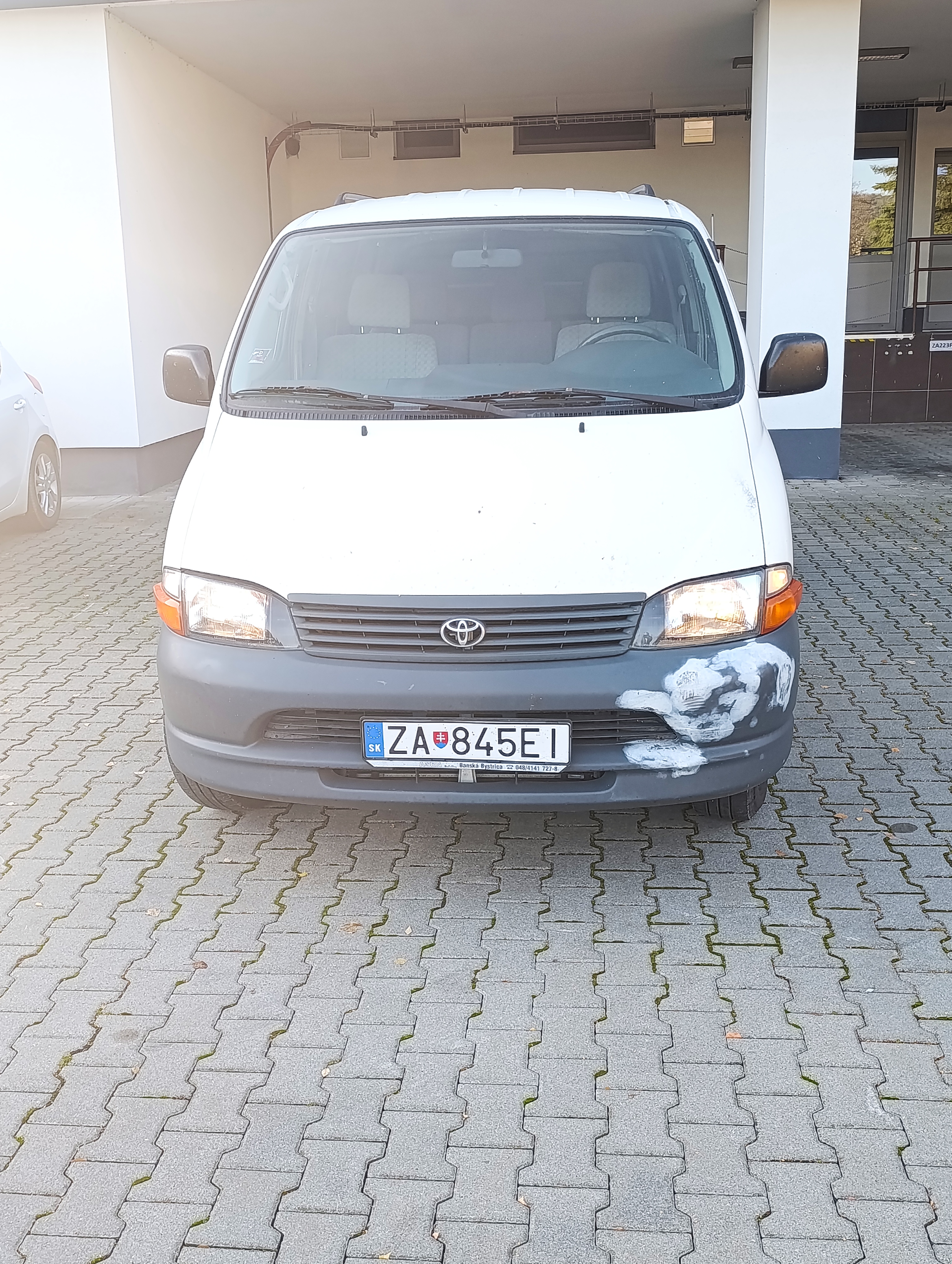 21102026 UNIZA toyota hiace 1