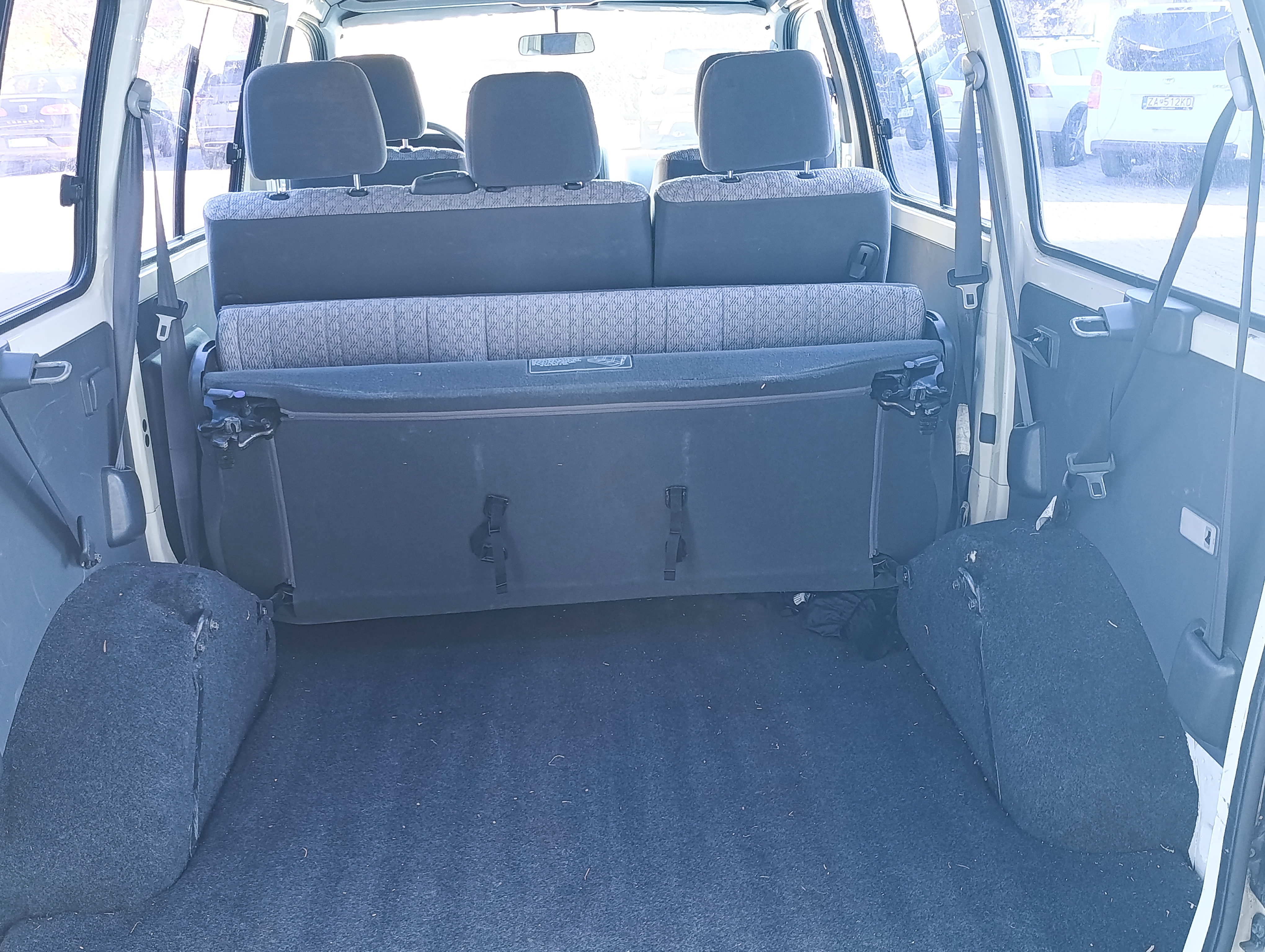 21102026 UNIZA toyota hiace 7